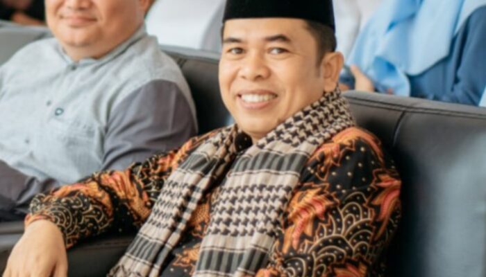 Jalan Berlubang di Padang Perlu Perhatian, Anggota DPRD Padang Mulyadi Muslim : Jangan Sampai Masyarakat Inisiatif Duluan