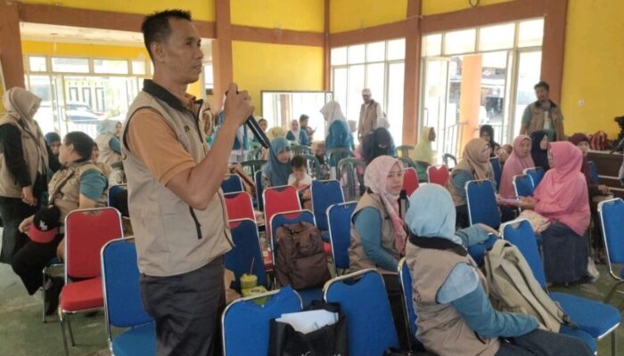 Tiga Fakultas Universitas Perintis Lakukan PMPKL di Pariangan Tanah Datar