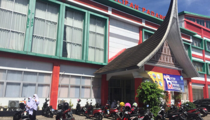 STIKes Alifah Lahirkan Tenaga Kesehatan Siap Pakai