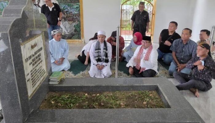 Wakil Gubernur DKI Rano Karno Kunjungi Makam Tuanku Imam Bonjol
