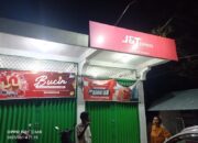 Pelayanan J&T Ekspress Sicincin Ricuh, Karyawan dan Pelanggan Nyaris Baku Hantam