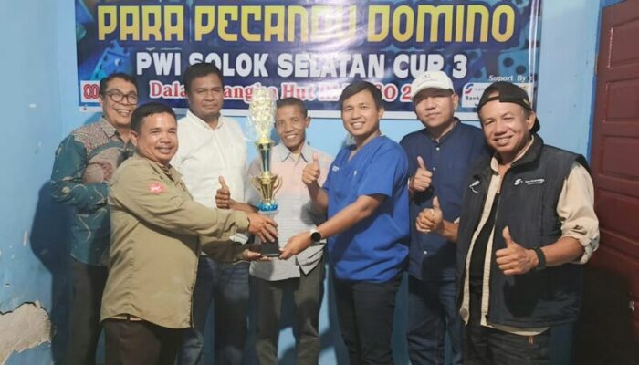 “Duel Sengit Domino PWI Cup III 2025″, Tim Perintis RSUD Solsel Rebut Mahkota Juara