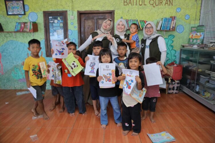 Kegiatan Employee Volunteering pada program CONNECT-IN: Langkah Konservasi Telkom untuk Indonesia Lestari yang dilaksanakan pada 9-10 Agustus 2025 di Pulau Pari, Kepulauan Seribu.
