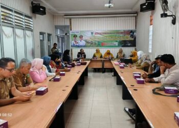 Petani Padang Panjang Dilatih Produksi Pupuk Organik dari Bahan Lokal