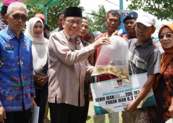 Pemko Padang Salurkan Mesin, Jaring hingga Benih Ikan bagi Nelayan