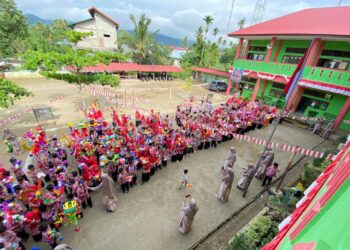 ‎SDIT Marhamah Solok Selatan Hidupkan Tradisi Maarak Bungo Lamang, 386 Siswa Meriahkan Pawai Budaya Islami