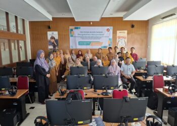 Pengabdian Masyarakat Politeknik Negeri Padang: Flowgorithm Permudah Guru SMA Ajarkan Algoritma