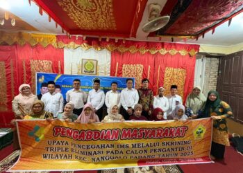 Dosen Kebidanan Poltekkes Kemenkes Padang Beri Edukasi Pencegahan PMS pada Catin di Nanggalo