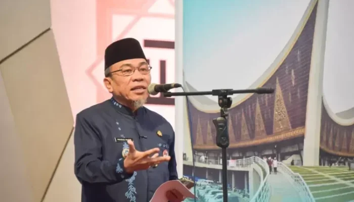 Tabligh Akbar di Masjid Raya Padang, Wawako Maigus Nasir Ajak ASN Jadikan Maulid Nabi Momentum Introspeksi