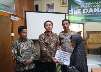 Penyaluran BLT Dana Desa Triwulan III di Nagari Pintu Padang Berjalan Lancar