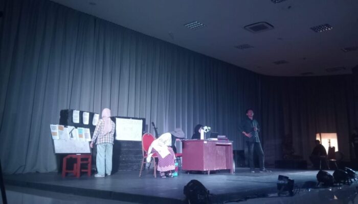 Kadis Sumbar Sebut Generasi Muda Perlu Mengisi Kesenangannya dengan Teater