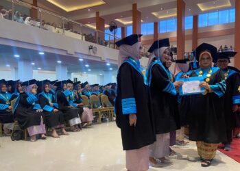 Poltekkes Kemenkes Padang Luluskan 801 Wisudawan