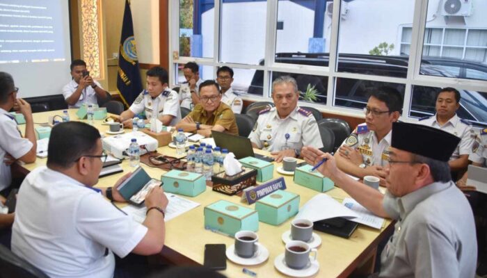 Jalur Kereta Rawan Kecelakaan Tak Bersolusi Agar Ditutup