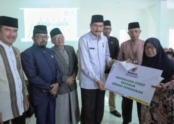 Baznas Bukittinggi Salurkan Zakat bagi 128 Mustahik