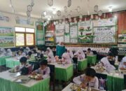 533 Siswa SDN 04 Birugo Terima MBG Perdana