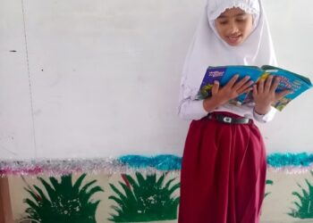 Literasi Pagi: Gerakan Bersama Menuju Generasi Literat di SDN 06 Parit Antang