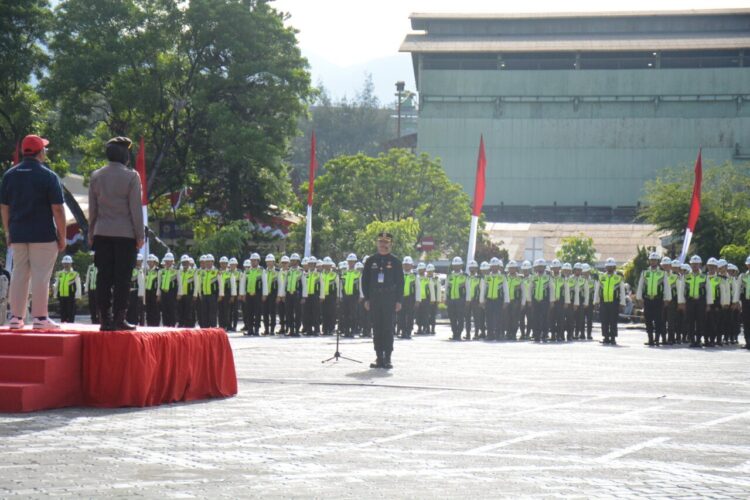 PT Semen Padang menggelar Apel Gabungan Satuan Pengamanan (Satpam) di Plaza Semen Padang, Kamis (14/8) pagi. IST