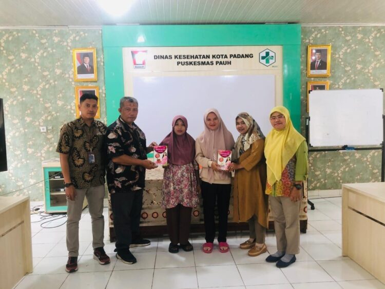 PT Semen Padang menunjukkan komitmennya dalam mendukung upaya penurunan angka stunting melalui Program Gerakan Orangtua Asuh Cegah Stunting (GENTING) 2025. IST