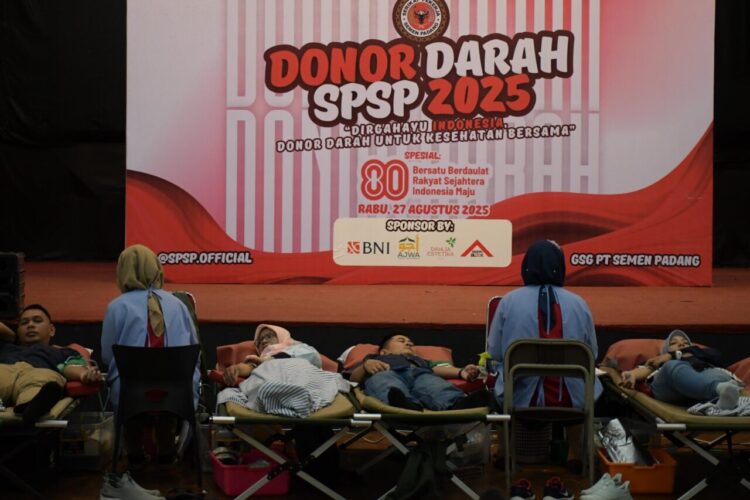 Serikat Pekerja Semen Padang (SPSP) kembali menunjukkan kepeduliannya terhadap kemanusiaan dengan menggelar donor darah di Gedung Serba Guna (GSG) perusahaan, Rabu (27/8). IST
