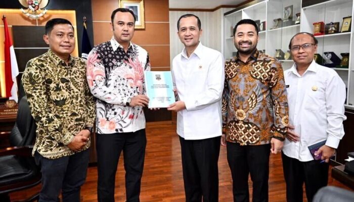 Dorong Transmigrasi jadi Pusat Ekonomi Baru, Bupati Sijunjung “Ngadu” ke Menteri di Jakarta