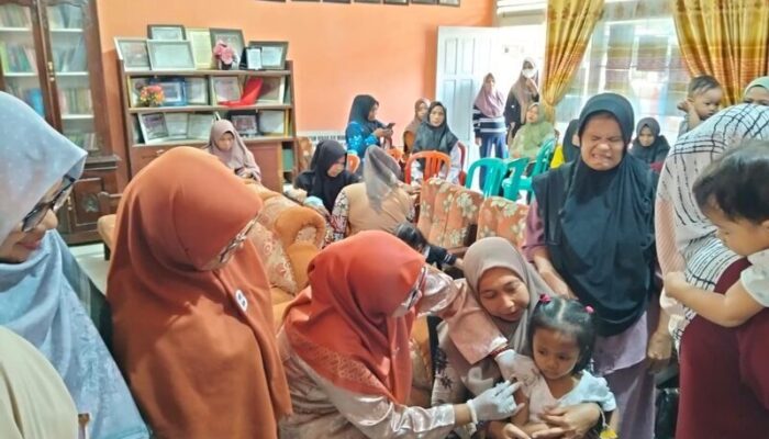 Tangkal Penyakit Berbahaya, 38 Anak di Sungai Sariak Jalani Imunisasi Zero Dose