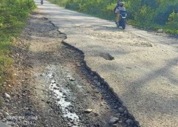 Warga Dharmasraya Harapkan Dana CSR PT AWB untuk Perbaiki Jalan yang Rusak