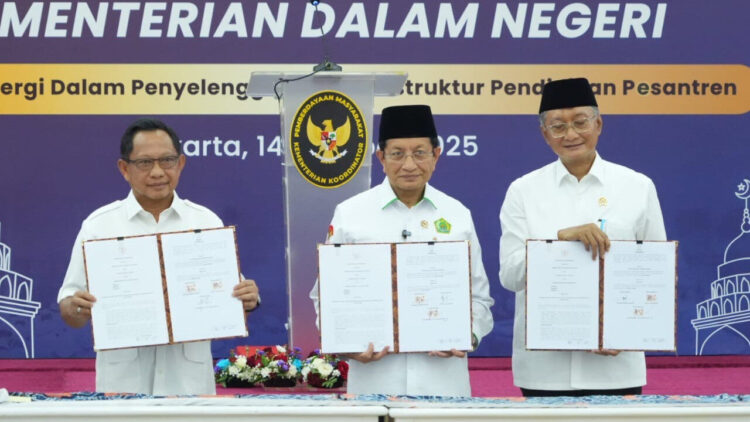 tiga kementerian menandatangani Kesepakatan Bersama tentang Sinergi Penyelenggaraan Infrastruktur Pendidikan Pesantren, Selasa (14/10/2025) di Jakarta. IST