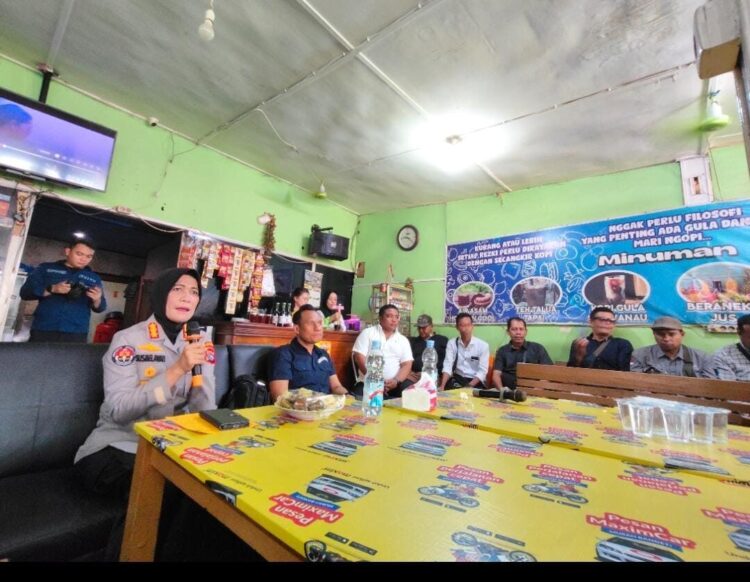 Bidang Humas Polda Sumbar selar silaturahmi dengan awak media. IST