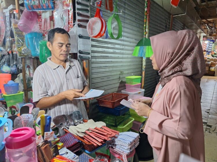 PT Bank Syariah Indonesia Tbk (BSI) Area Padang mengoptimalkan transaksi ritel di pasar-pasar tradisional untuk memperkuat inklusi keuangan syariah pelaku UMKM. DOK YESSI
