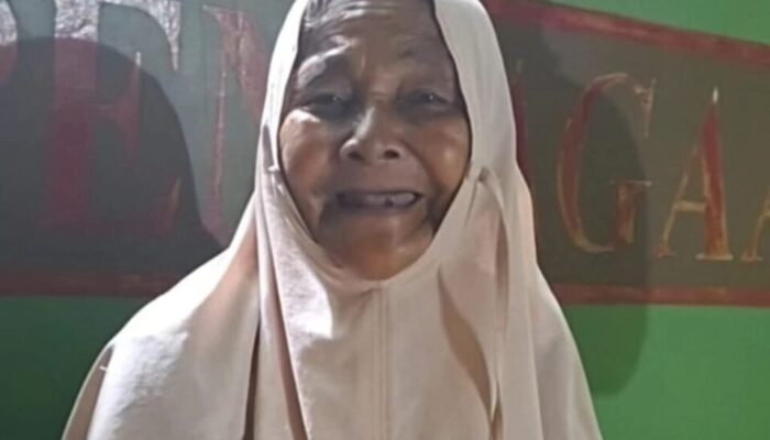 Diduga Pikun, Satpol PP Padang Temukan Seorang Nenek di Kuranji