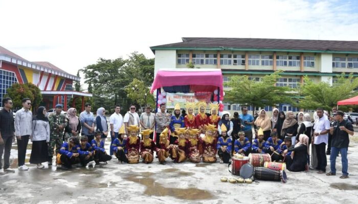 Anak-Anak Pasie Nan Tigo Diberi Edukasi dan Berbagai Bantuan