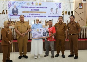 18 Poktan Kota Pariaman Terima Alsintan Tahun 2025