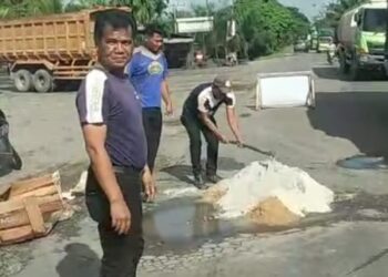Dishub Dharmasraya Tambal Jalan Berlubang Jalinsum Palo Padang