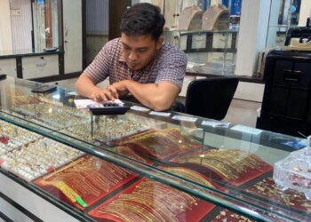 Harga Emas Melonjak Tajam