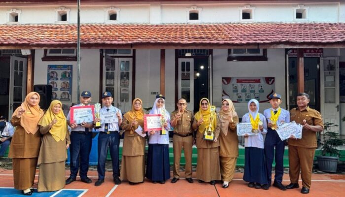 SMPN 1 Padang Raih Predikat Sekolah Terbaik di Sumatera Barat