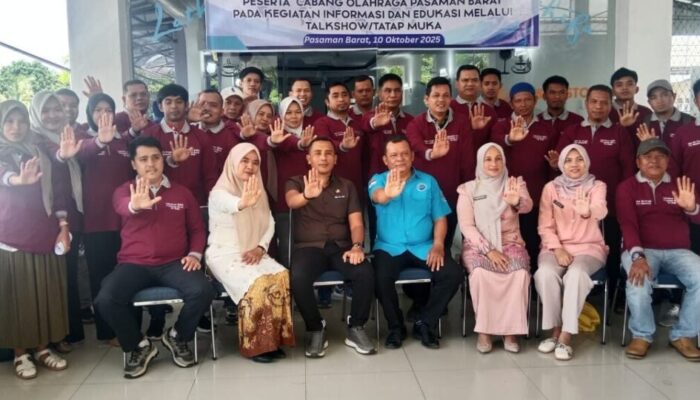 Kaban Kesbangpol Pasbar jadi Pemateri pada Talk Show Pencegahan Narkoba bagi Pelaku Olahraga