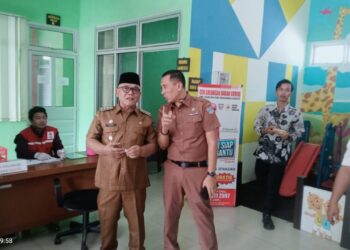 Komitmen dengan Pelayanan, Disdukcapil Pasbar Tetap Buka pada  Jam Istirahat