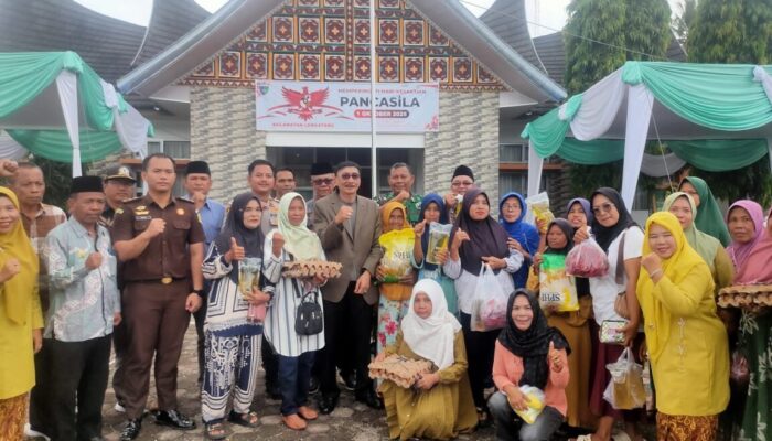 Rayakan Hari Pangan Sedunia, Pemkab Pessel Hadirkan Sembako Murah untuk Warga