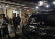 Hilang Kendali, Pick Up Seruduk Dua Motor di Pesisir Selatan