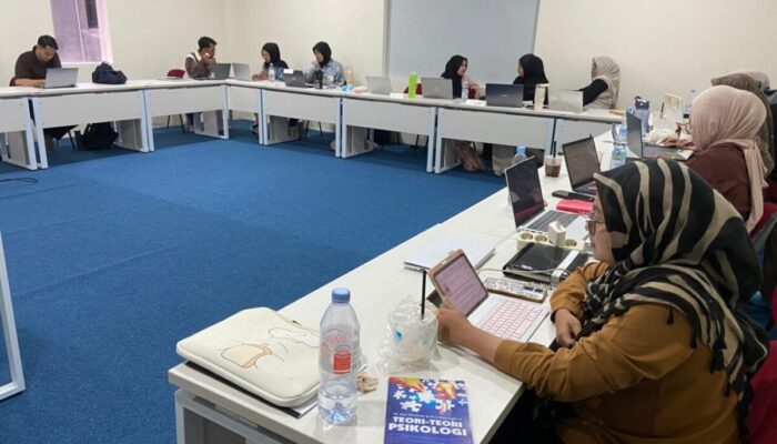 Dosen Magister Psikologi UNP Terapkan Metode Kreatif dalam Mengajar