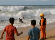 Pencarian Remaja Hilang Terseret Ombak di Pantai Padang Dilanjutkan Besok