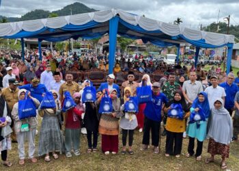 Bantu Rakyat, Kader PAN Padang Selatan Bagikan 3.000 Paket Sembako