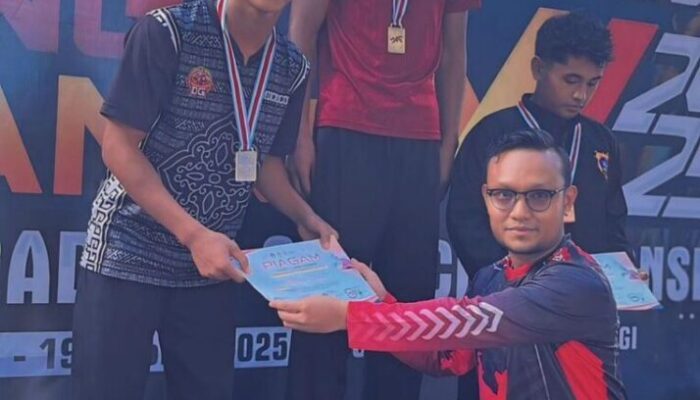 Mahasiswa UM Sumatera Barat Raih Medali Perak Kejuaraan Pencak Silat Dang Tuanku VI