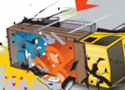 Truk Bermuatan Pasir Terguling di Kiambang