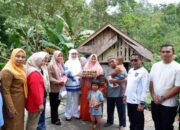 Warga Kurang Mampu di Ranah Ampek Hulu Tapan Terharu Terima Bantuan Rumah Layak Huni dari Pemkab Pessel