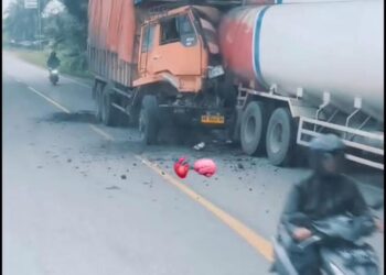 Minim Rambu-rambu, Truk Batubara Tabrak Truk Tangki di Jalinsum