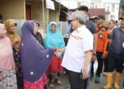 Ketua DPRD Sumbar Beri Bantuan untuk Korban Kebakaran Pamancungan