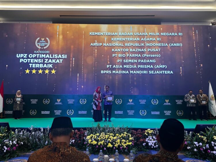 Pada ajang UPZ Awards 2025 yang digelar BAZNAS Republik Indonesia di Jakarta, Rabu (10/9), UPZ BAZNAS Semen Padang berhasil meraih lima penghargaan bergengsi. IST