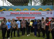 Dukung Program SPHP, PT Semen Padang dan Polda Sumbar Salurkan 2,5 Ton Beras Subsidi untuk Warga Lubuk Kilangan