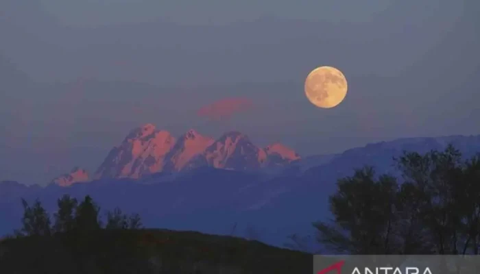 Mantel Bulan di Disi Jauh Lebih Dingin Dibandingkan Sisi Dekat